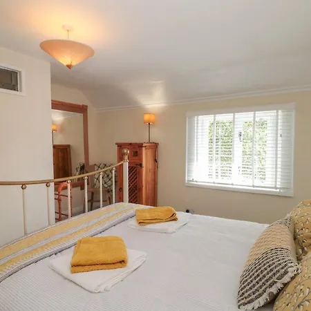 106 Westgate *