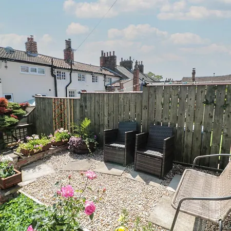 106 Westgate Guisborough